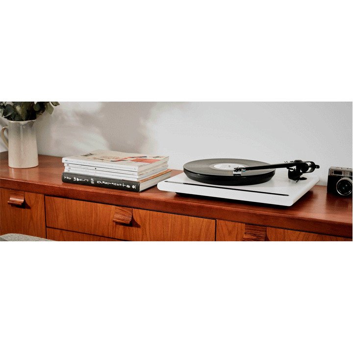 Roksan Attessa Turntable White Lifestyle