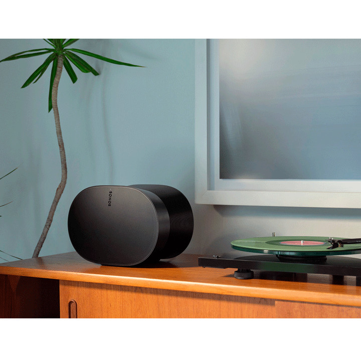 SONOS ERA 300 Black Lifestyle with Turntable